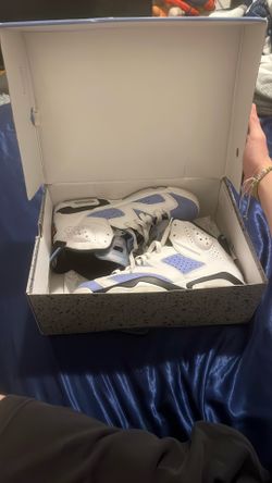 Air Jordan Retro 6 University Blue