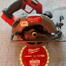 Milwaukee Fuel 7 1/4" Circular Saw