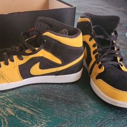 Jordan 1 Reverse New Love