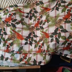 Christmas Humming Bird Table Cloth