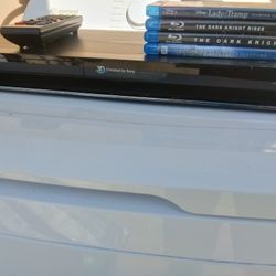 Blu Ray DVD Player With Remote- Good Condition 
