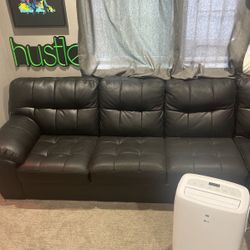 Black Sectional Couch 