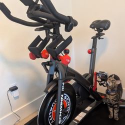 Schwinn IC4 Exercise Bike