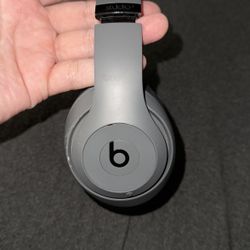 Beats By Dre Studio Headphones (Grey)