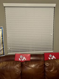 Wood Blinds - Silk White Man Cave