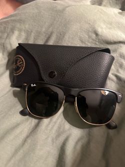 Ray-Ban Clubmaster glasses (Black Case)