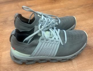 ON Cloudswift 3 Women’s Sneakers    Size 7.5