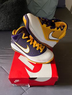 F/S: NIKE LEBRON 7 “MEDIA DAY” SZ. 7Y