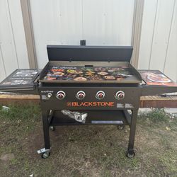 Blackstone 36”  Griddle With Hardcover and Folding Shelves