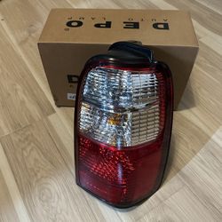 Toyota 4Runner Tail Light Passenger Side 2001-2002