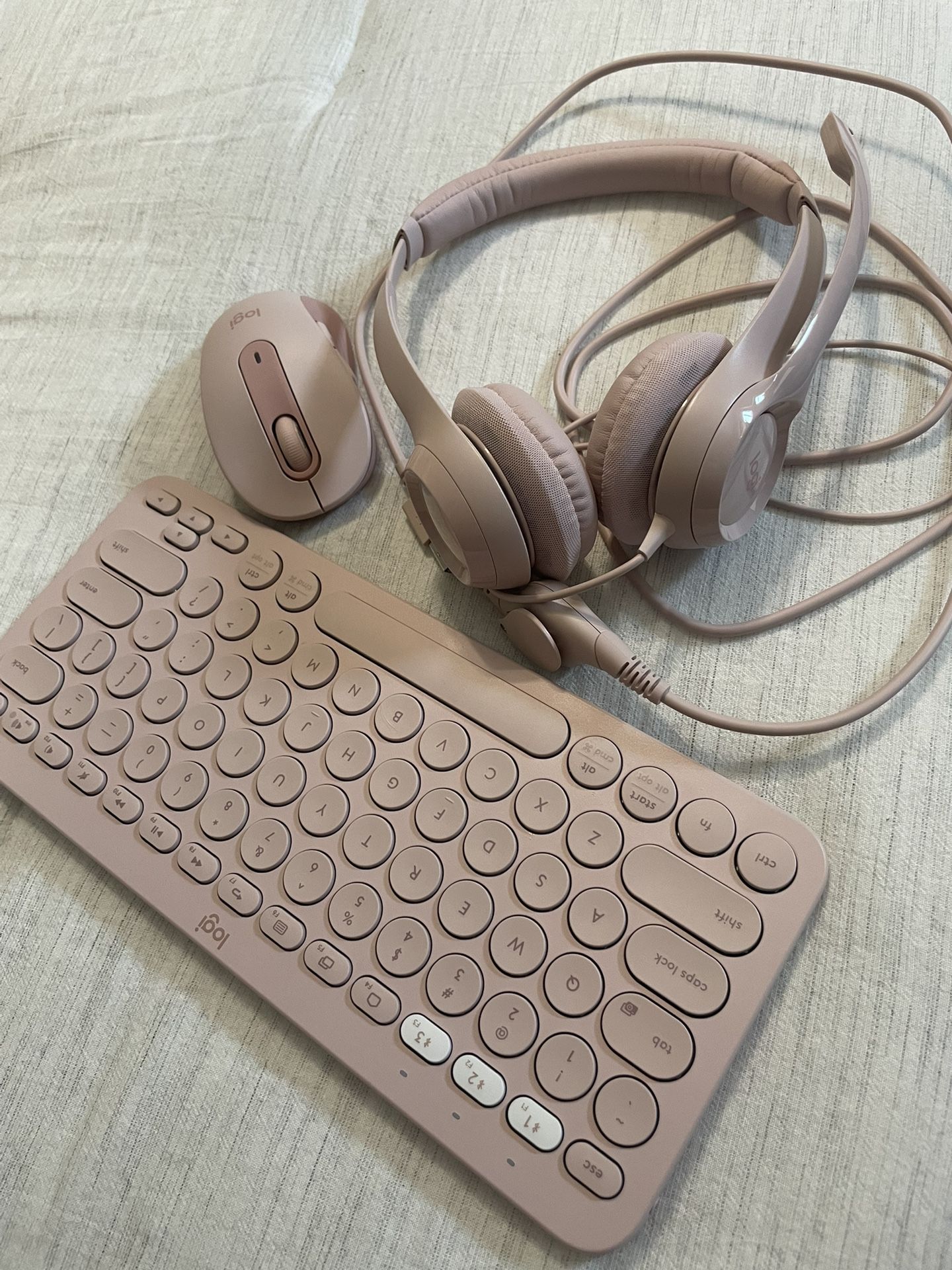 Logitech Keyboard Mouse & Headset Pink