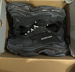 Balenciaga Triple S Black