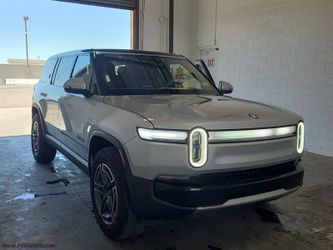 2025 Rivian R1S