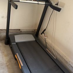 NordicTrack T5.3 Folding Treadmill