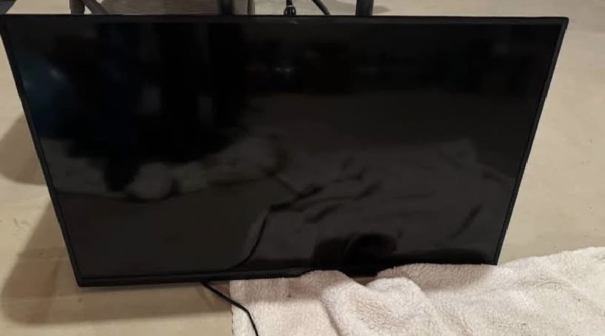 40” Smart Vizio TV