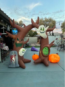 Halloween Inflatable Spooky Tree Archway with Ghosts and Pumpkins 8 ft