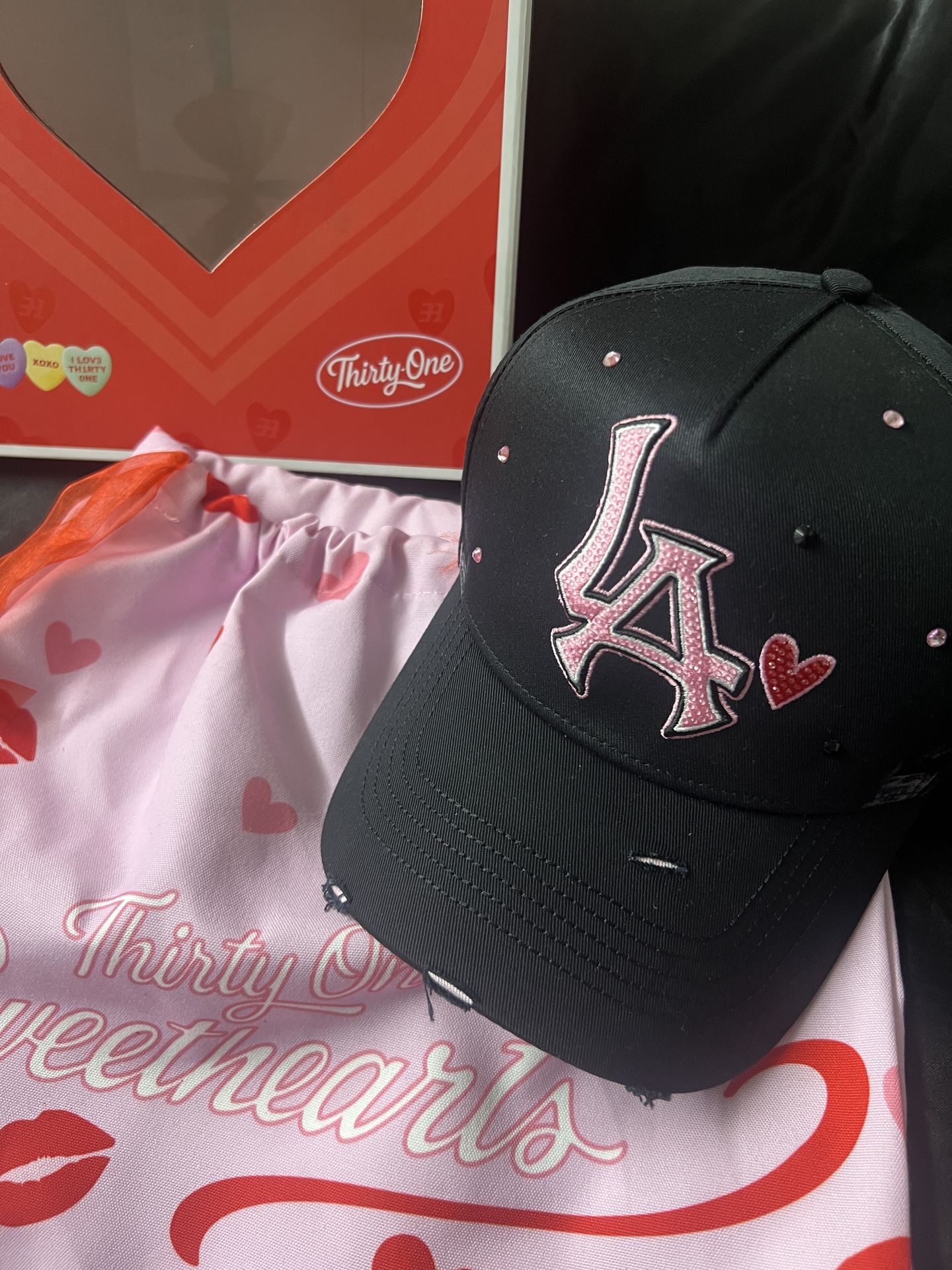 ThirtyOne / 31 Hats XOXO Sweethearts Hat