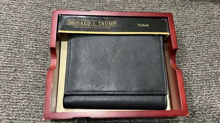 Donald J. Trump Signature Collection Trifold Wallet With Wood Box