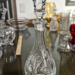 Large Vintage American Cut crystal decanter Eleanor style. Perfect condition 