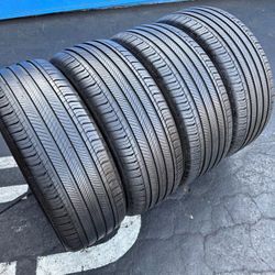 235/55/19 Michelin 📍📍 Vendo un set de llantas con 80% de vida las 4 📍🌟