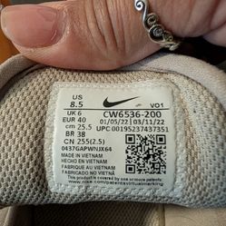 Women’s Nike shoes