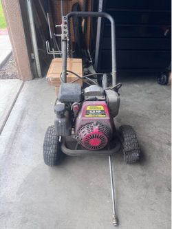 Gas powered pressure washer