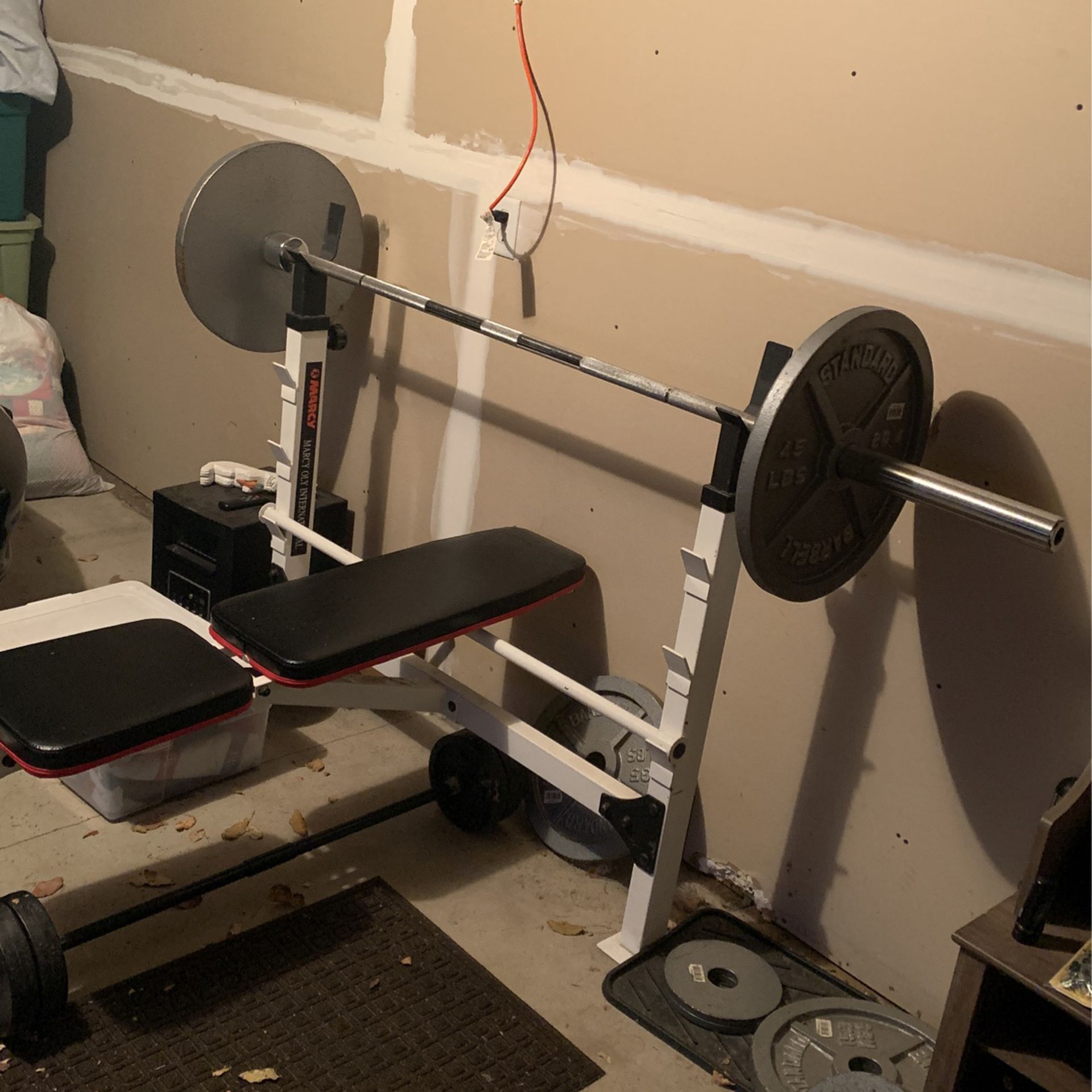 Standard Bench Press Bar & Weights