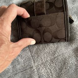 Coach Small Brown  Signature  Change / Wallet  