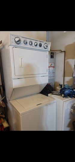 Stackable washer and dryer