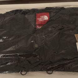 Supreme X TNF Cargo Jacket 2020