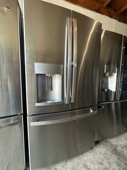 Stainless GE French Door Fridge with IceMaker