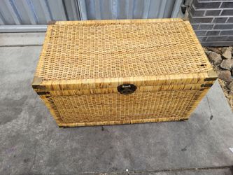 WICKER STORAGE CHEST