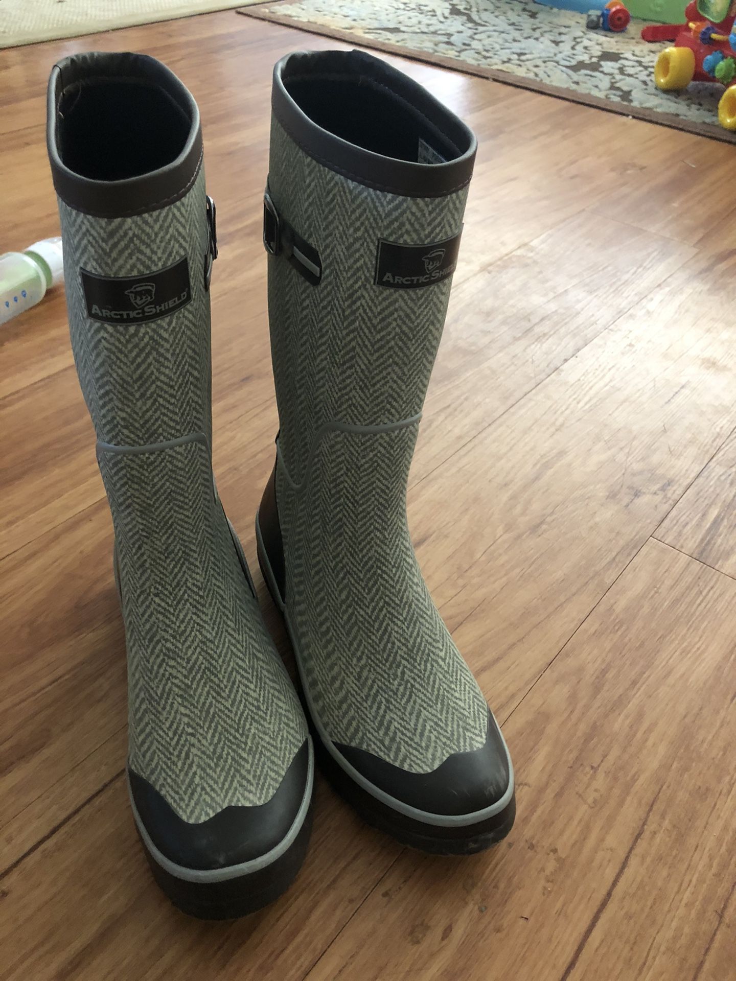Women’s rain and winter boots