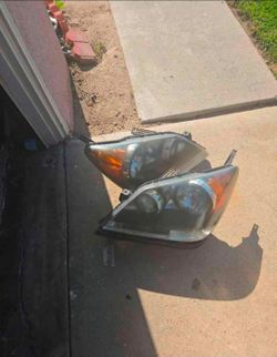 2009 Honda Odyssey Headlights Set (Left + Right) $35