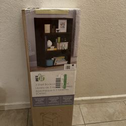2x 3 Shelf Bookcase.