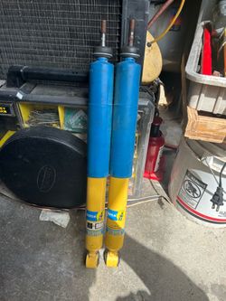 2 front Bilstien shocks