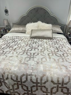Bedroom set