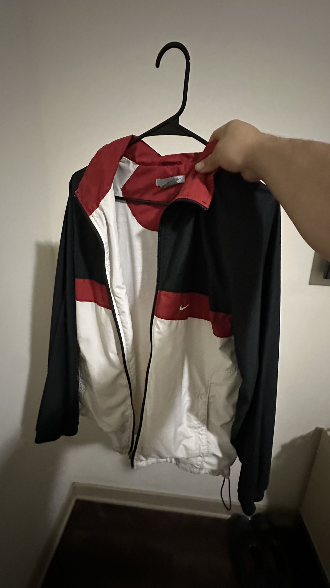 L/XL JACKETS, SWEATERS 