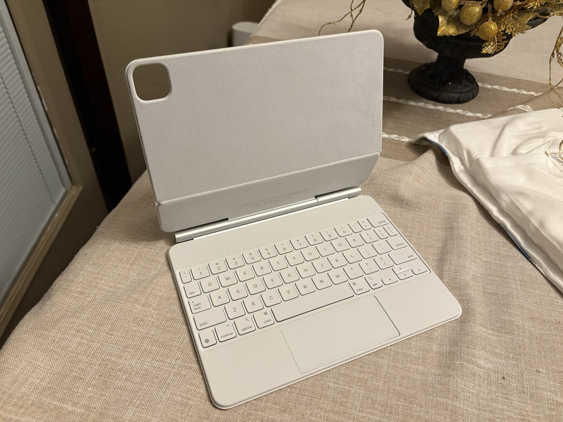iPad 11” Keyboard/Trackpad