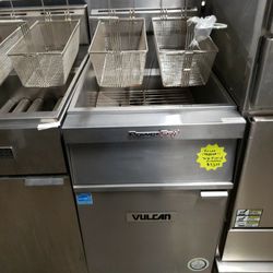 Used Vulcan 1TR85AF-1 70 Lb Fryer With Filtration System Natural Gas 