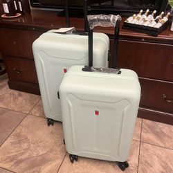 🌿 Mint Green 24” & 28” Premium Hardshell Luggage Bundle – Brand New! 🌿 📍 Pickup Location: S. Durango & 215 near IKEA  ✨ Make your travels effortles