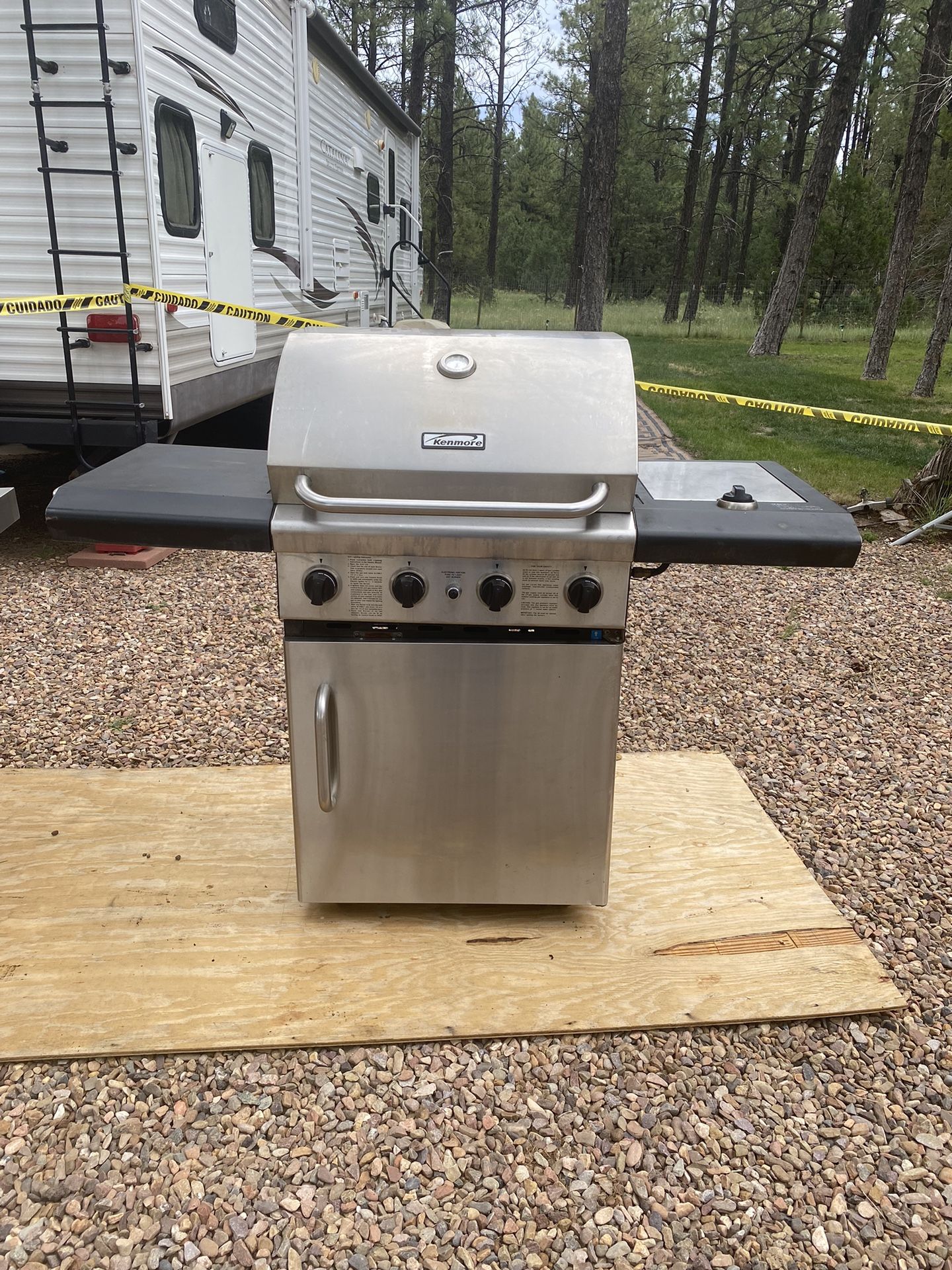 Kennmore Propane Grill/Smoker 