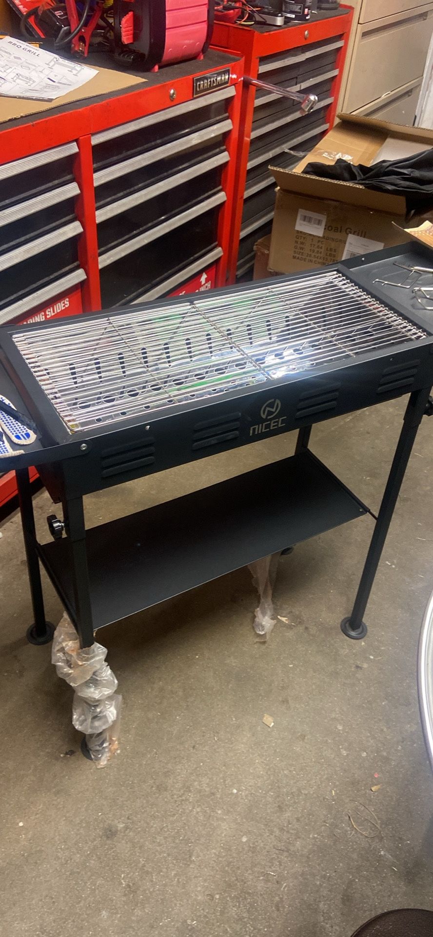 BBQ GRILL NEW