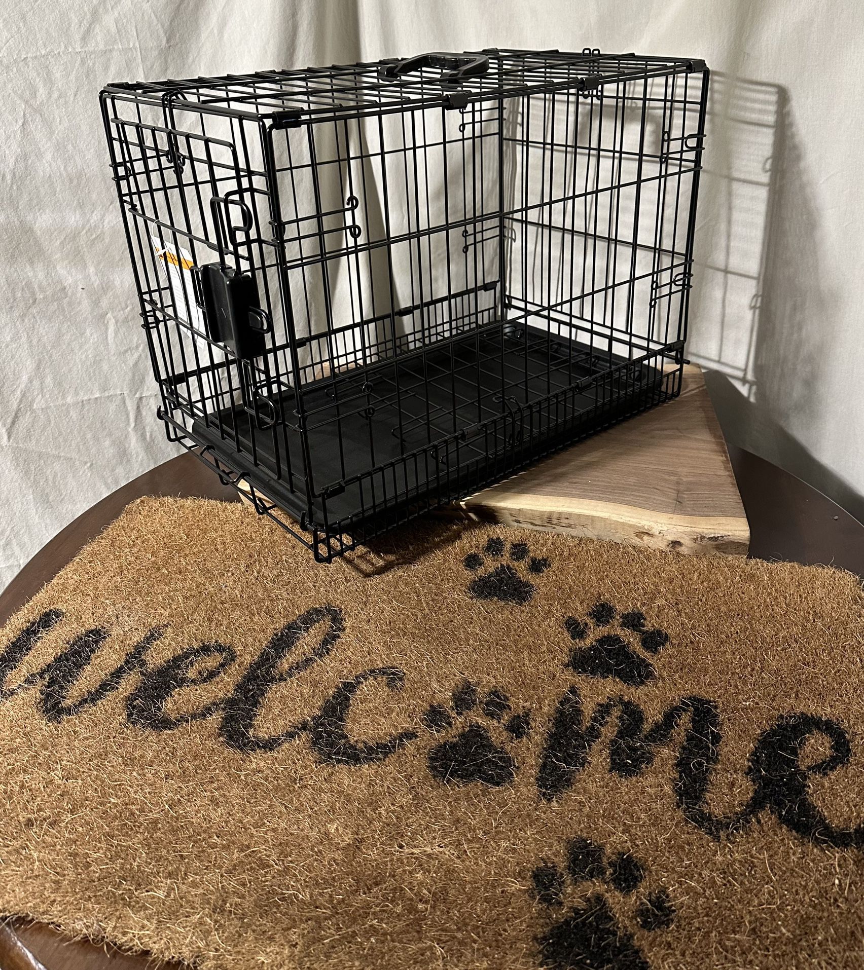 Pet Crate 24 In w/ FREE Vintage Cat Dish 
