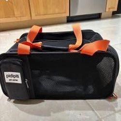 New Cat or small dog pet carrier 