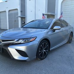 Toyota Camry SE 