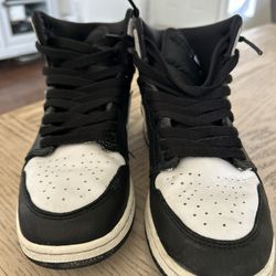 Nike Boys Air Jordan 1 High FD1437-010 Black  Shoes Sneakers Size 7Y