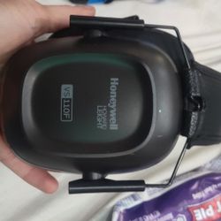 Honeywell Howard Leight VeriShield VS110F earmuffs. 