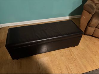 Bench/chest with storage