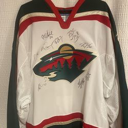 Minnesota wild extra large autographed jersey